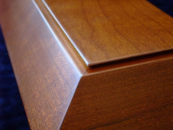 dettaglio vassoio in legno